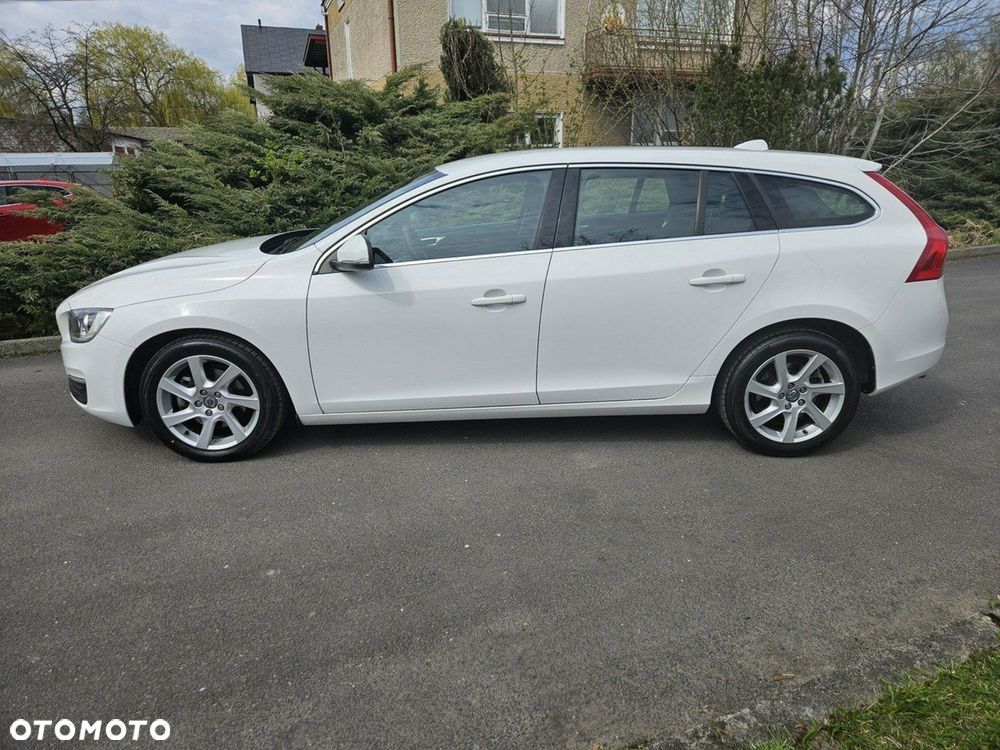 Volvo V60 D3 Geartronic Momentum - 2