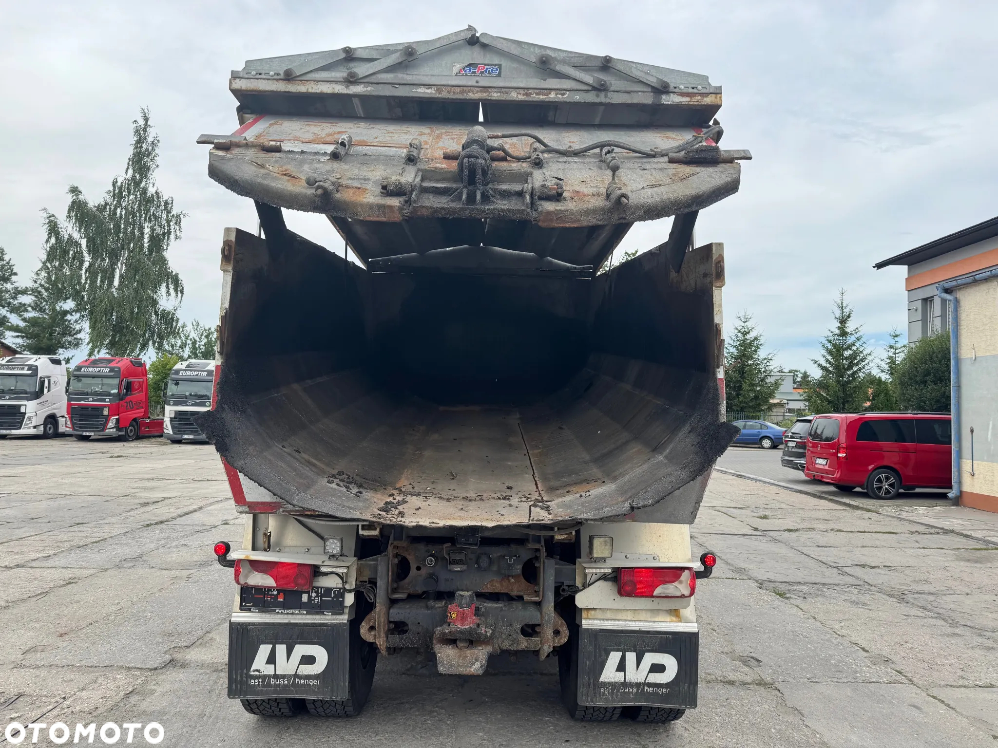 Scania R560 6X4 - 6