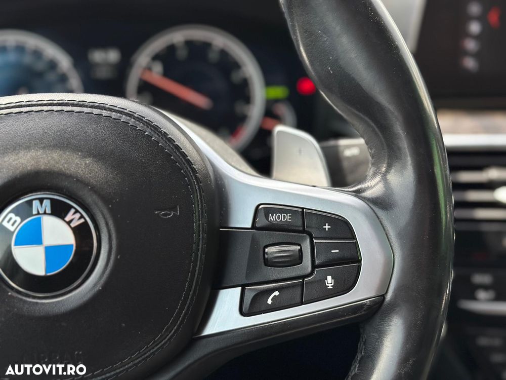 BMW Seria 5 530d xDrive Aut. Sport Line - 24