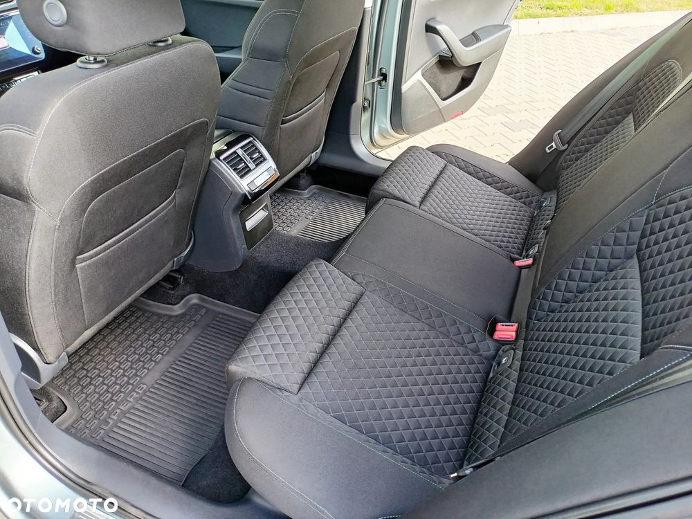 Skoda Superb 2.0 TDI Style - 29