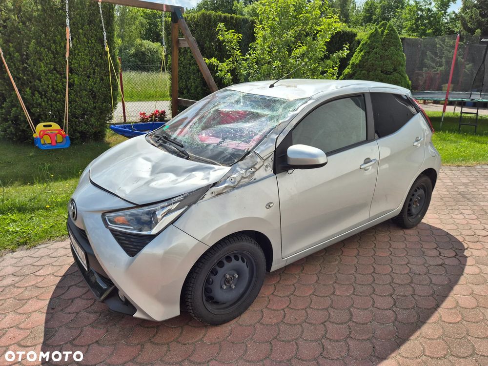 Toyota Aygo x-play - 4