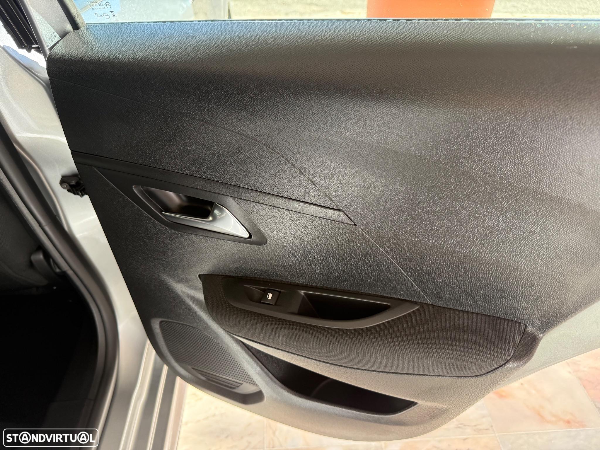 Peugeot 208 1.2 PureTech Active Pack - 47