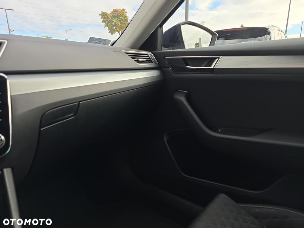 Skoda Superb 2.0 TDI Ambition DSG - 21