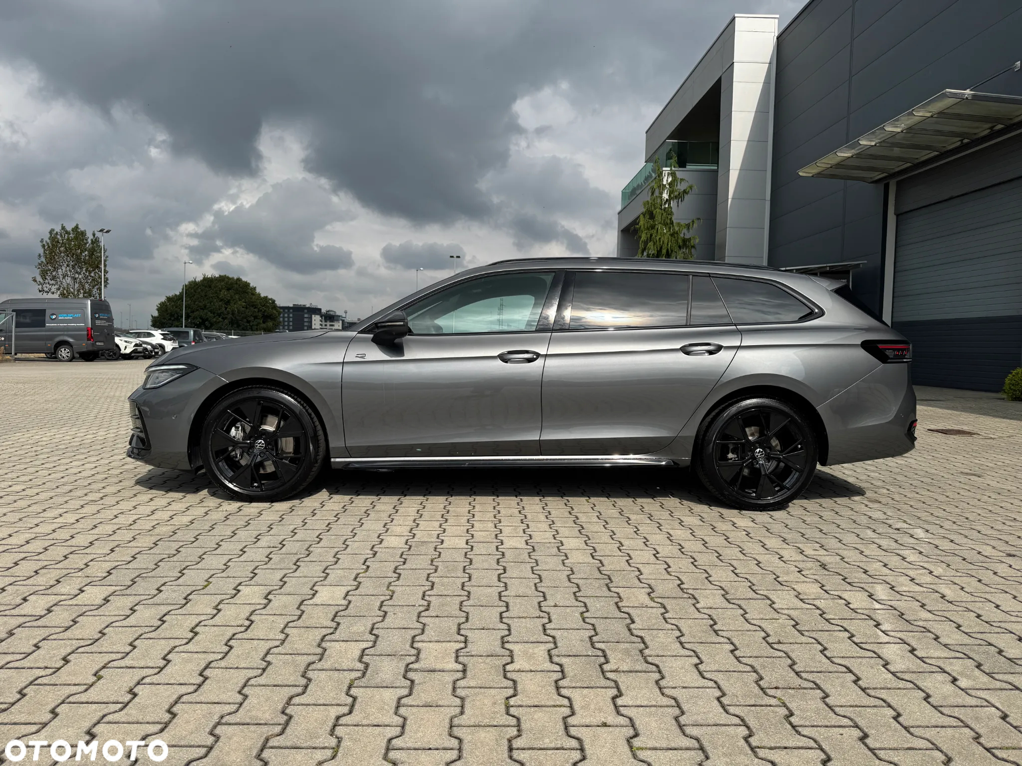 Volkswagen Passat 2.0 TDI SCR 4Mot R-Line Plus DSG - 3