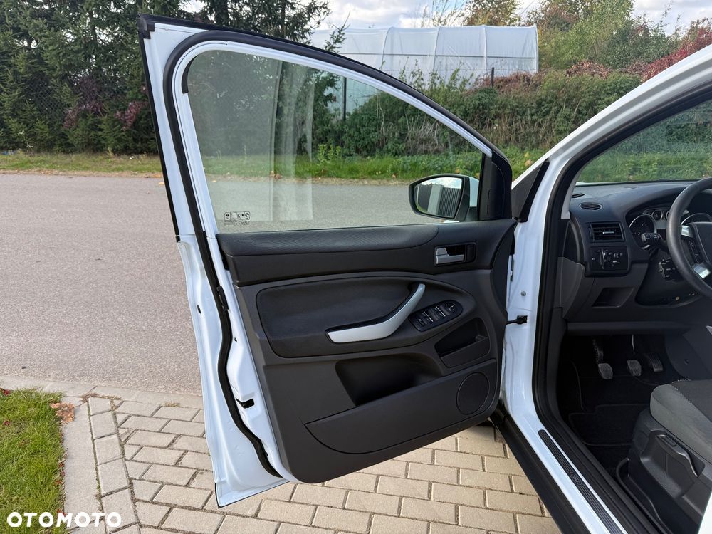 Ford Kuga - 16