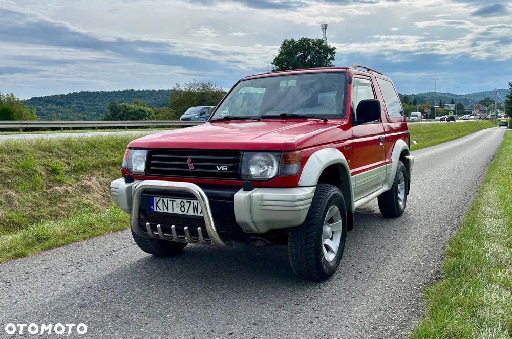 Mitsubishi Pajero - 2