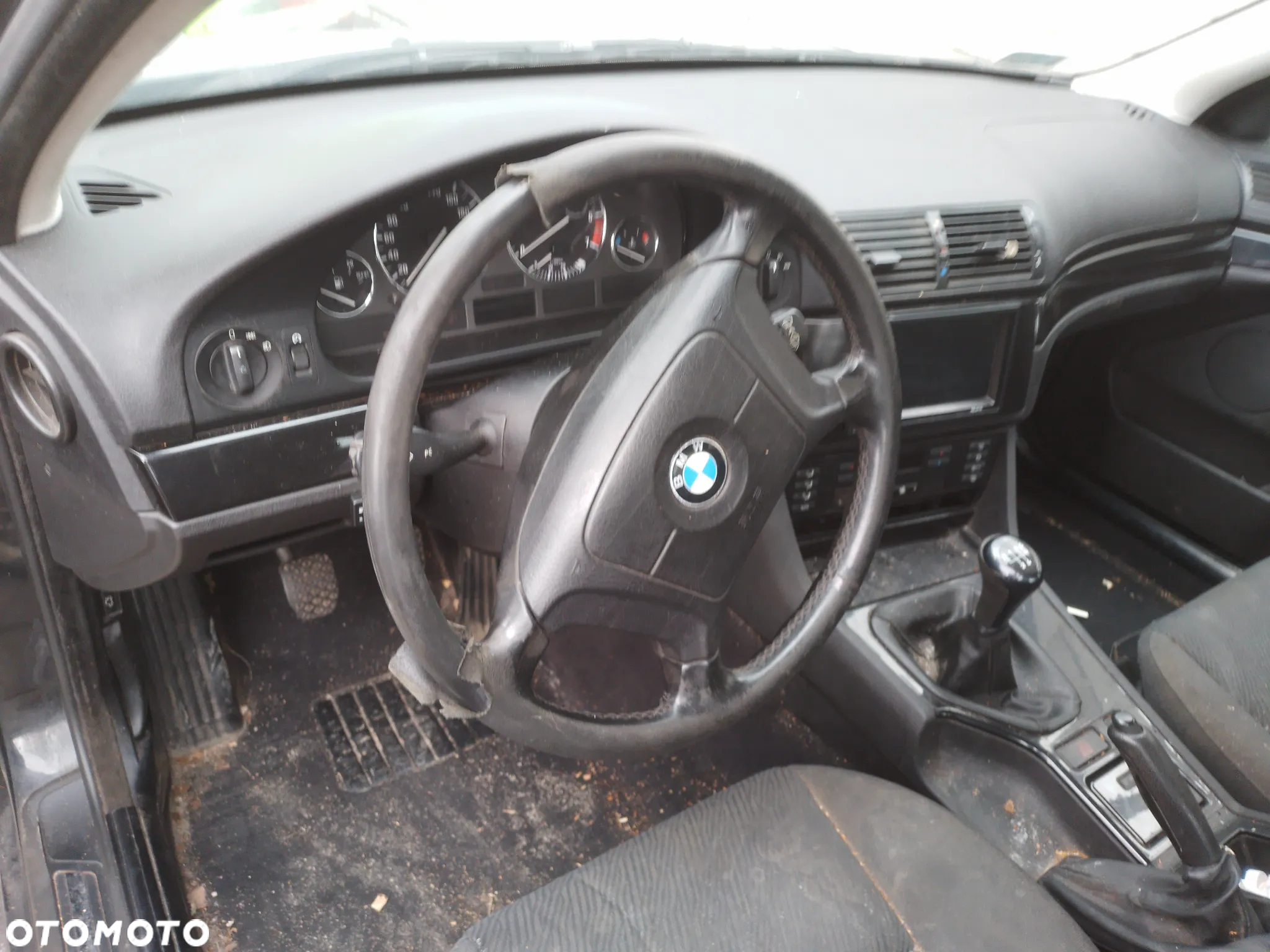 BMW E39 LIFT 00-03 520I ALTERNATOR - 29