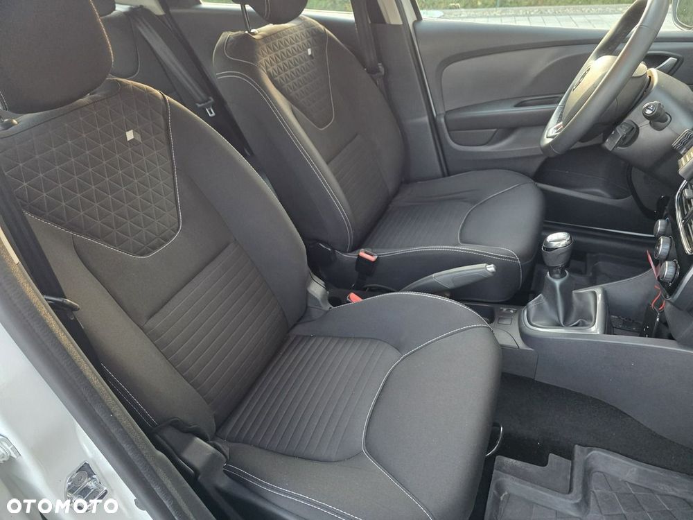 Renault Clio 1.2 16V 75 LIMITED - 23