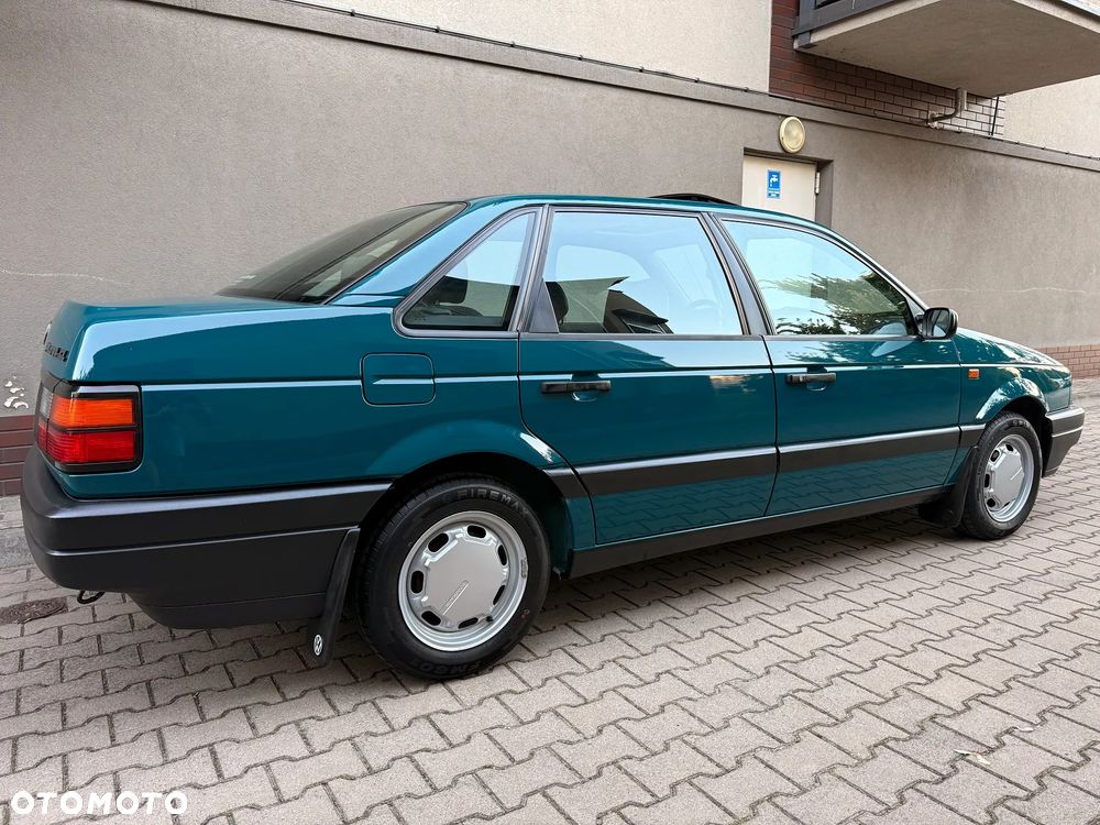 Volkswagen Passat 1.8 CL - 4