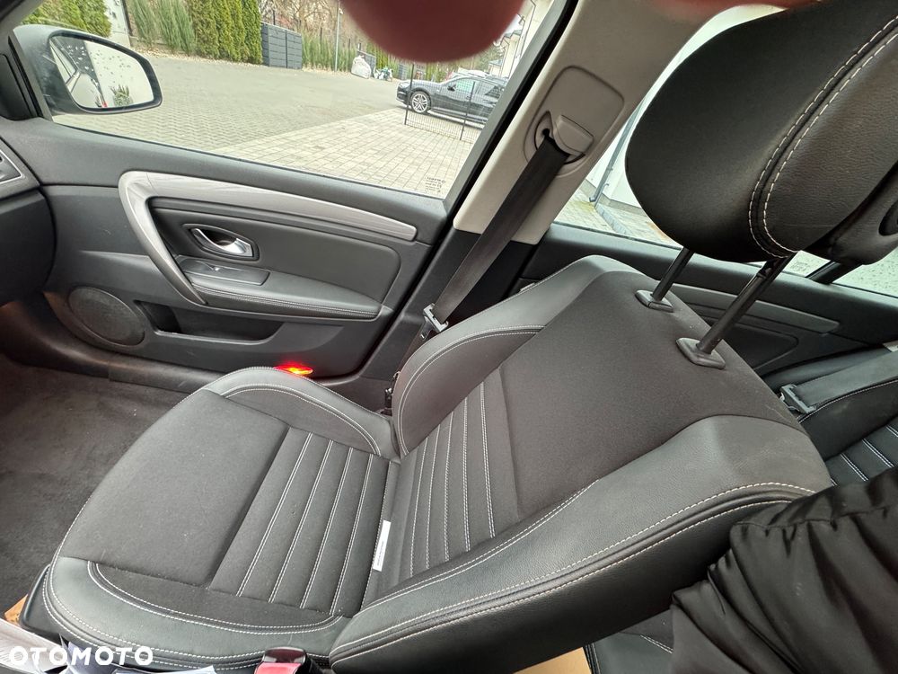 Renault Laguna dCi 150 FAP Start-Stop Dynamique - 17