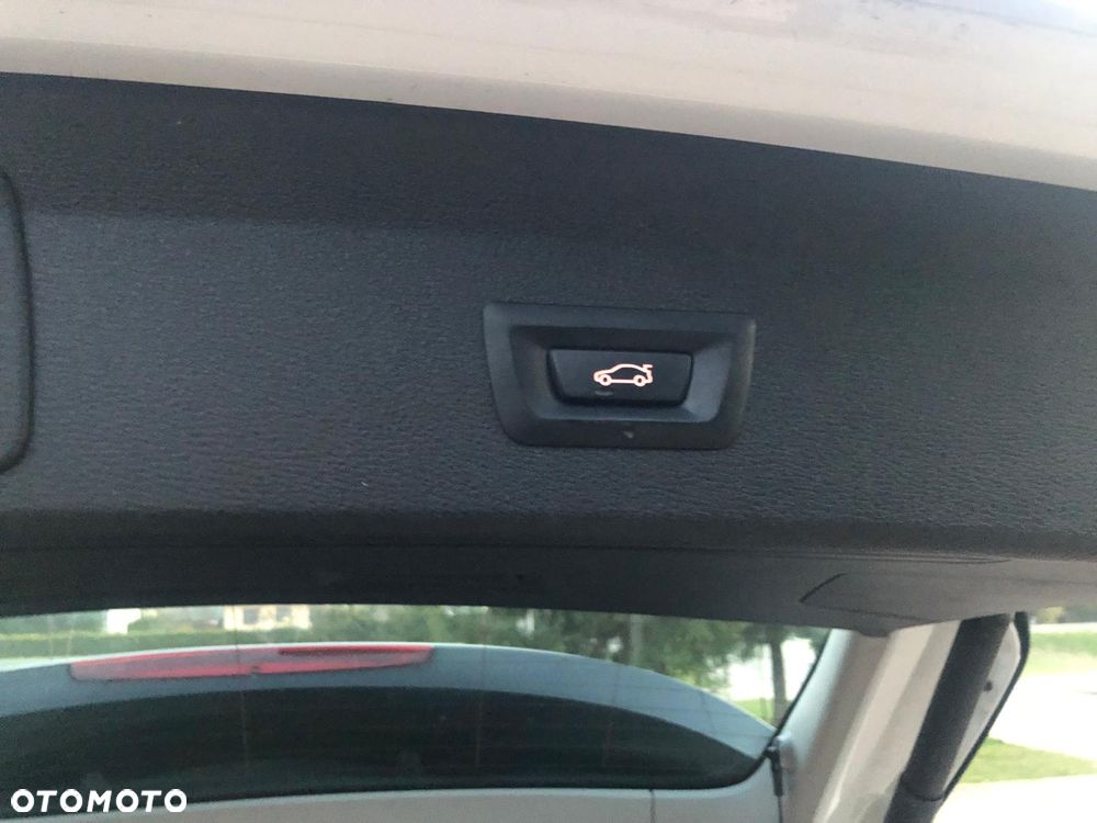 BMW X1 sDrive18d xLine - 11