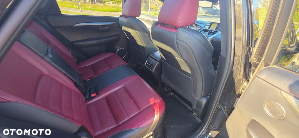 Lexus NX 300h F Sport AWD - 28