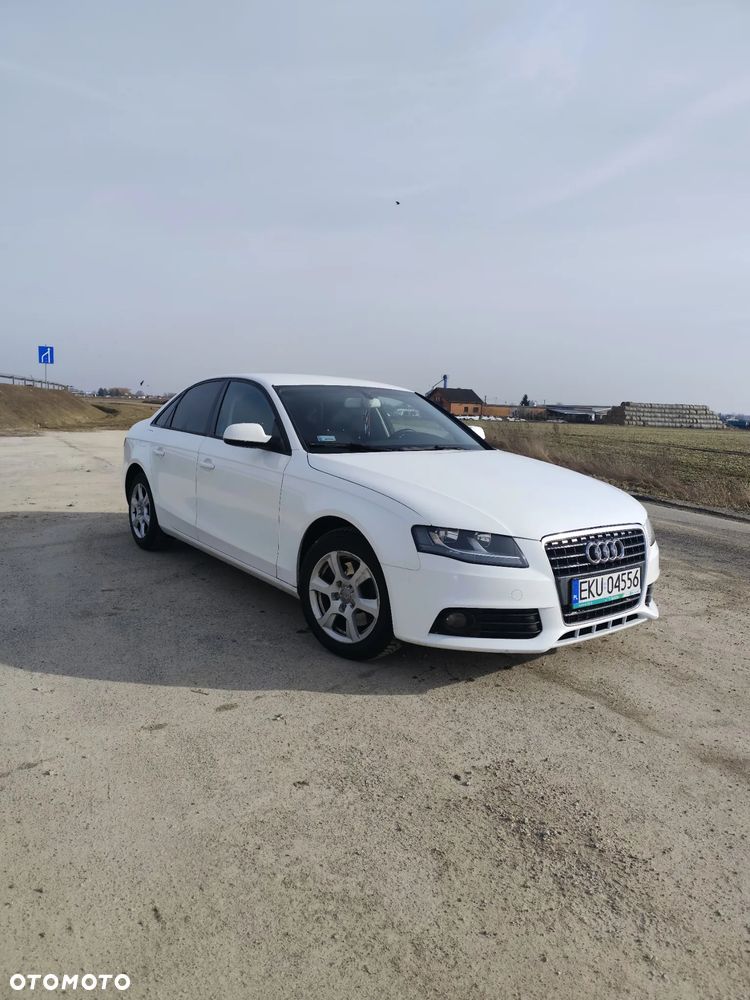 Audi A4 Limousine - 1