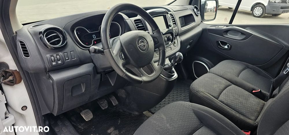 Opel Vivaro - 11
