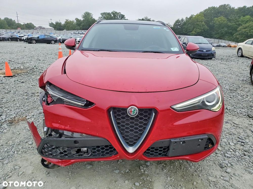 Alfa Romeo Stelvio - 5