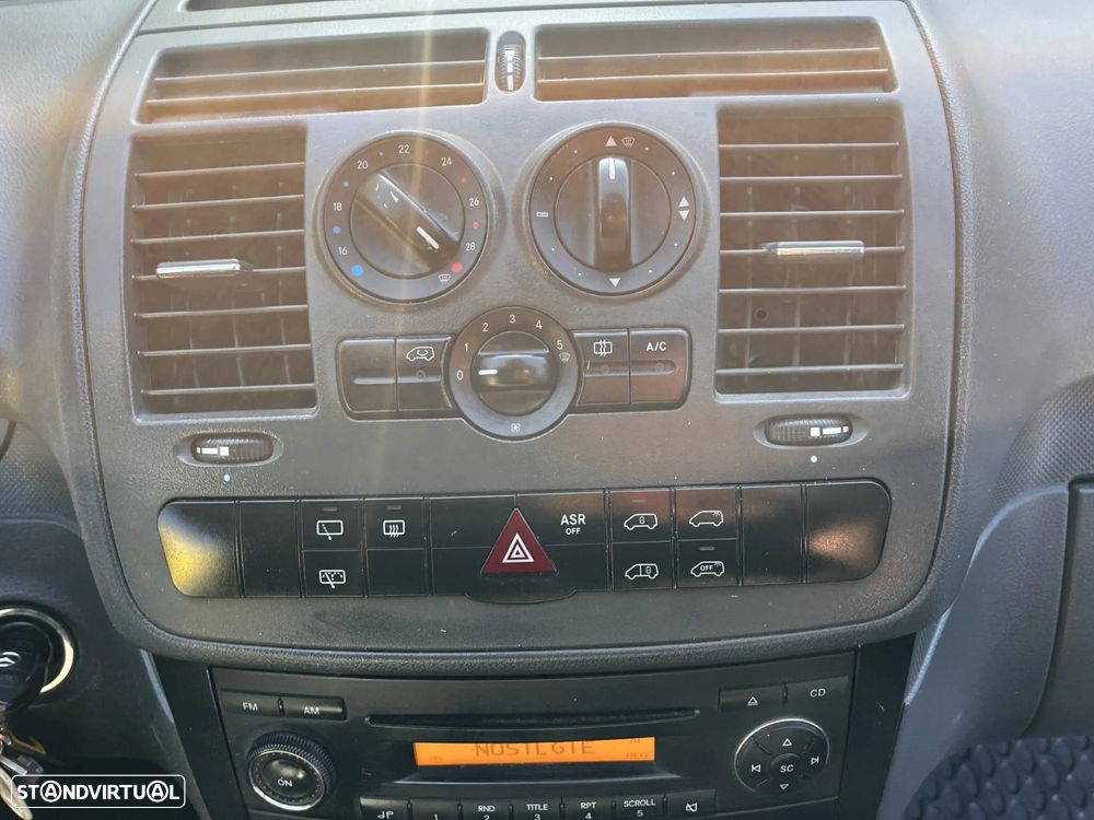 Mercedes-Benz vito 113cdi com câmara de frio e congelação - 13