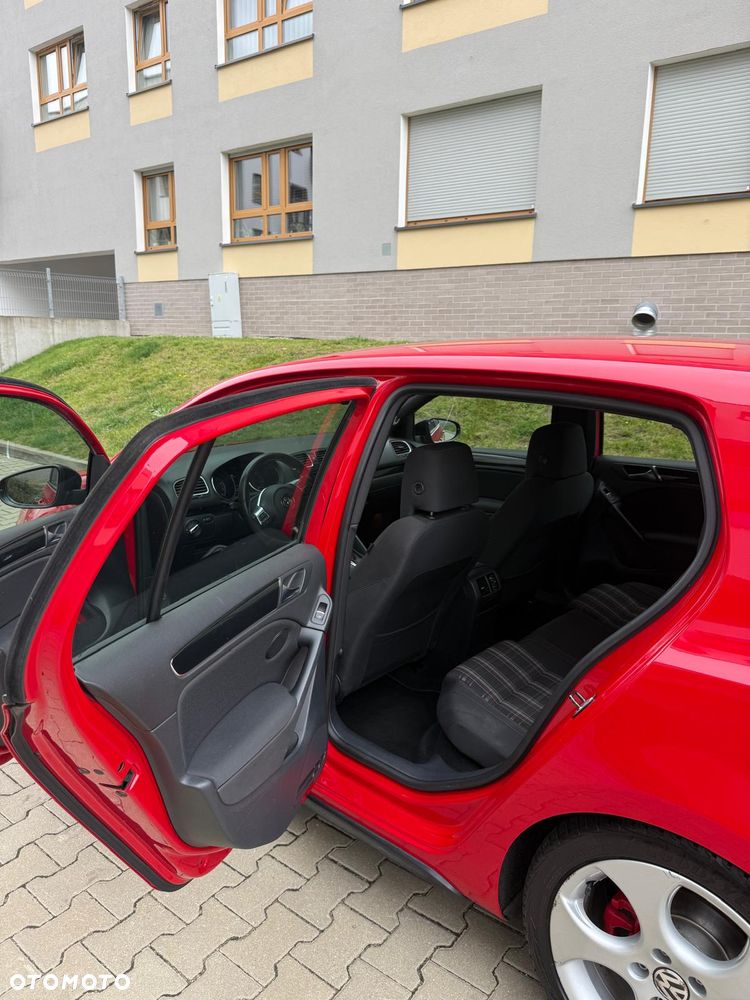 Volkswagen Golf - 8