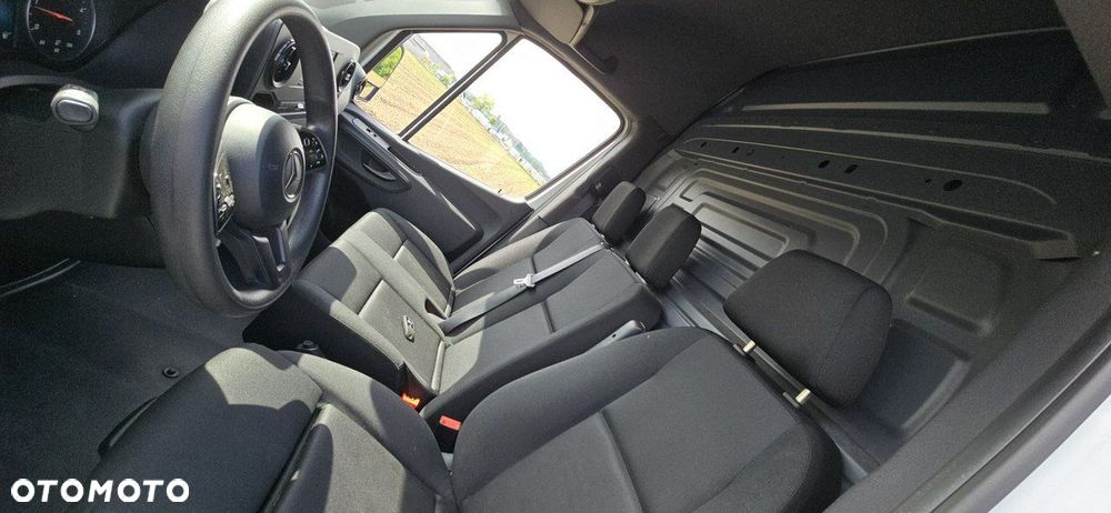 Mercedes-Benz Sprinter - 28