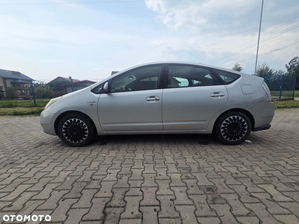Toyota Prius 1.5 VVT-i Prestige - 2