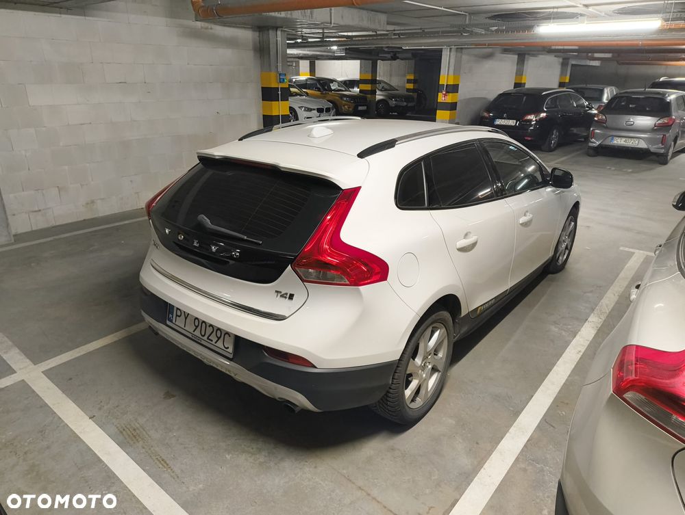 Volvo V40 Cross Country T4 AWD Geartronic Momentum - 3