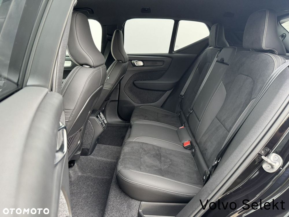 Volvo XC 40 B3 Plus Dark - 13