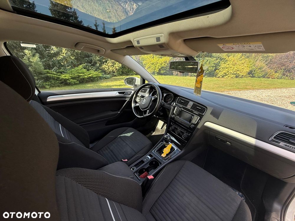Volkswagen Golf - 8