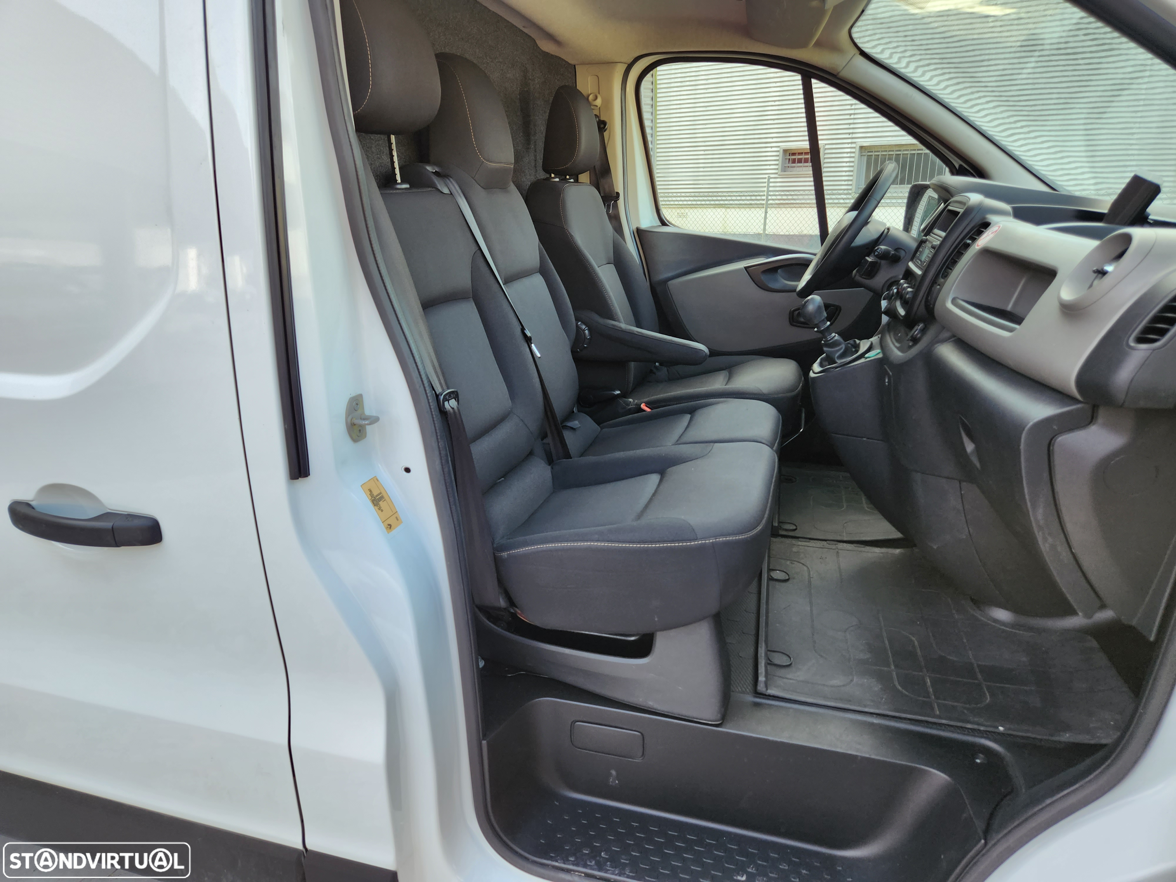 Renault TRAFIC - 27