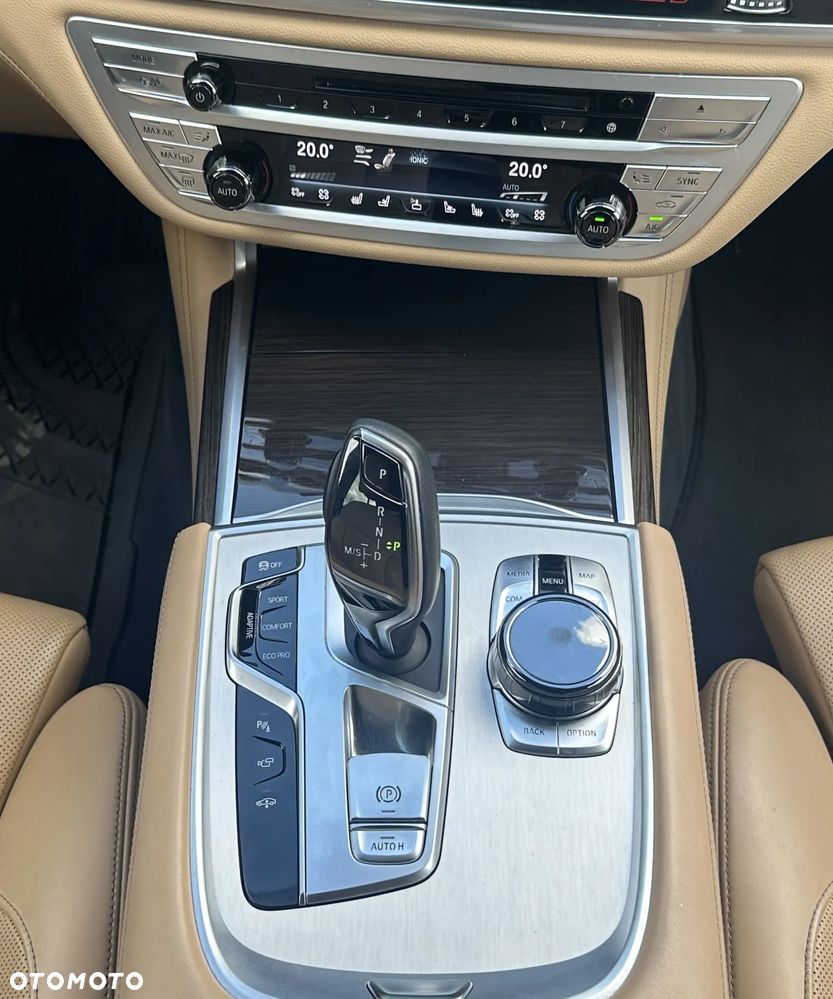 BMW Seria 7 740d xDrive - 19