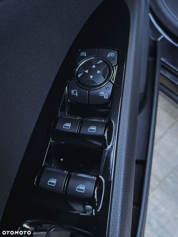 Ford Mondeo 2.0 EcoBlue Titanium - 31