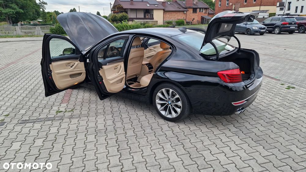 BMW Seria 5 525d Luxury Line - 8