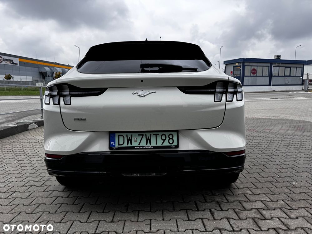 Ford Mustang Mach-E - 6