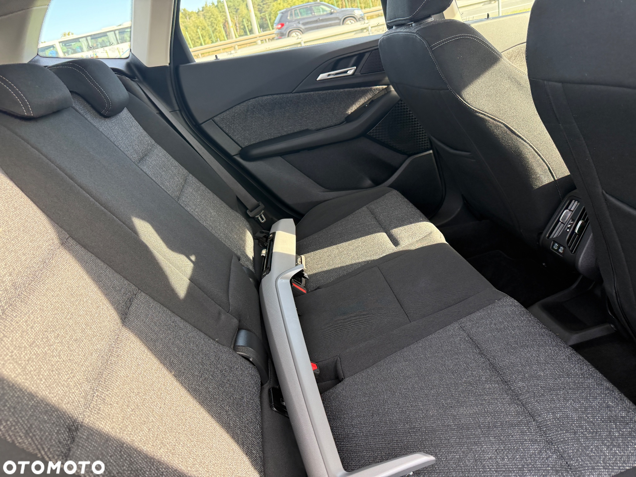 BMW Seria 2 218d Active Tourer - 22