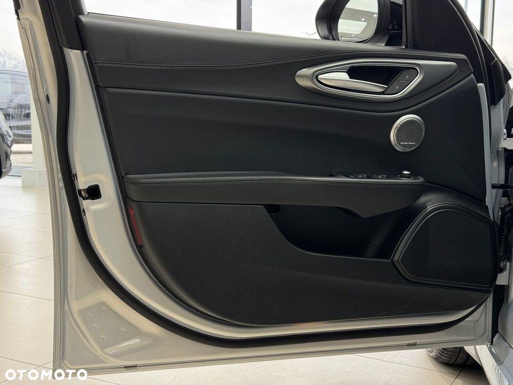 Alfa Romeo Giulia 2.0 Turbo Veloce Q4 - 13