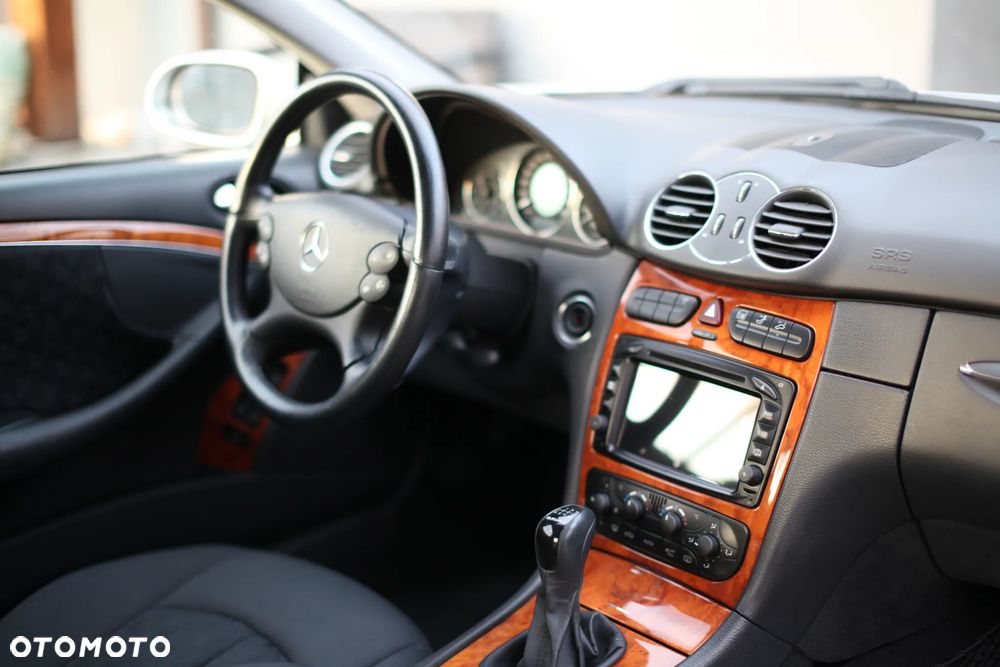Mercedes-Benz CLK 240 Elegance - 12