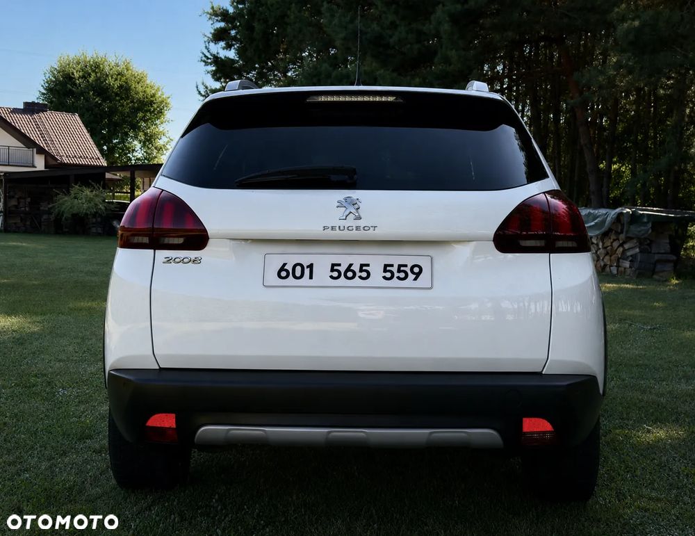 Peugeot 2008 1.2 Pure Tech Allure S&S - 6