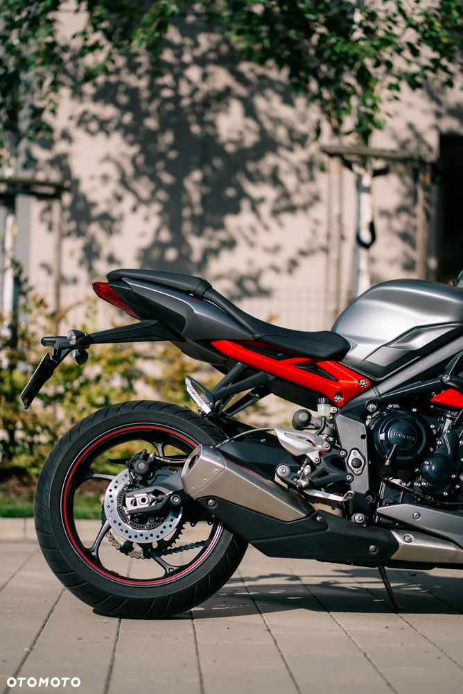 Triumph Street Triple - 7