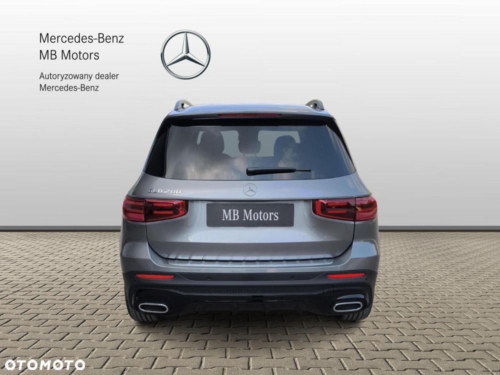 Mercedes-Benz GLB - 8