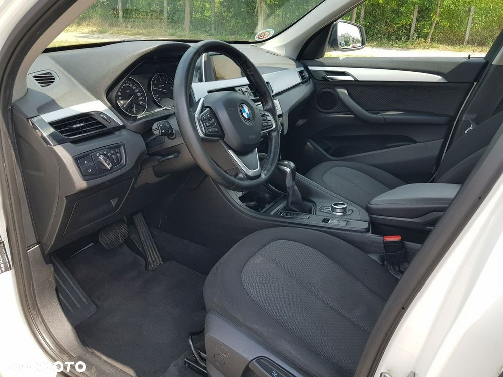 BMW X1 sDrive18d Advantage - 12