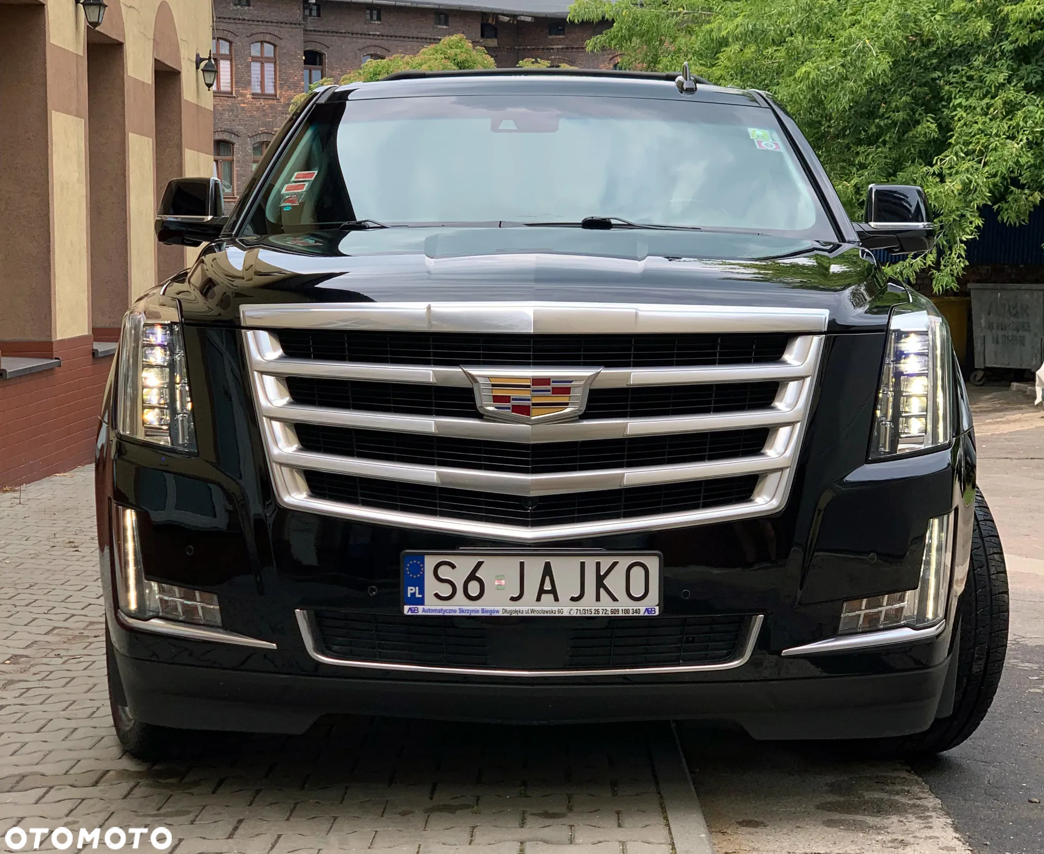 Cadillac Escalade ESV 6.2 V8 AWD AT Premium - 3
