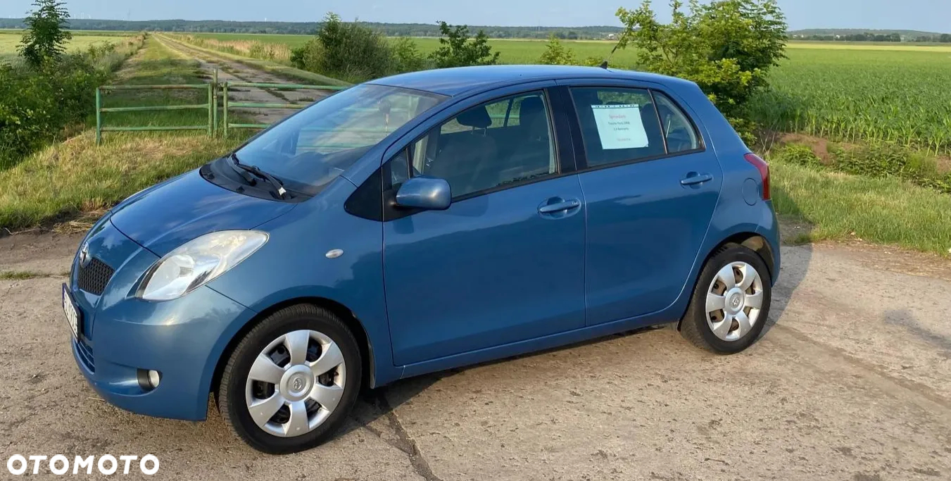 Toyota Yaris - 4