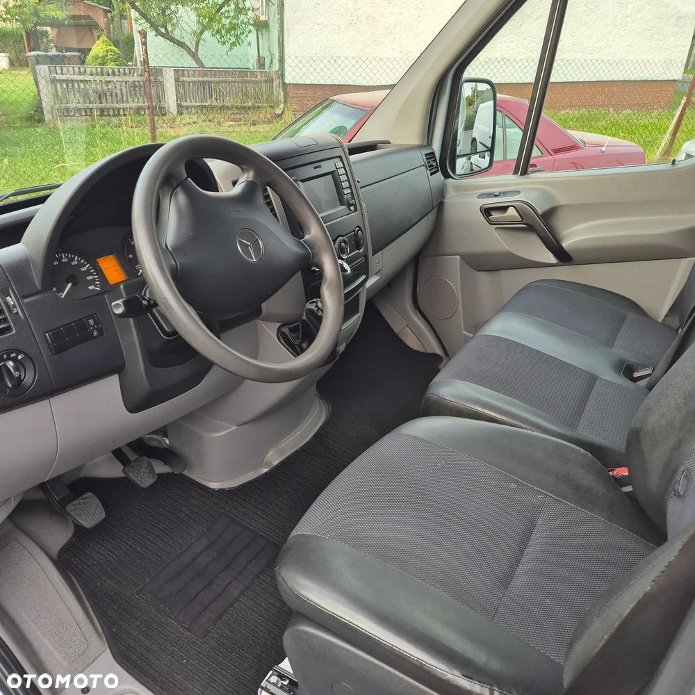 Mercedes-Benz Sprinter - 9