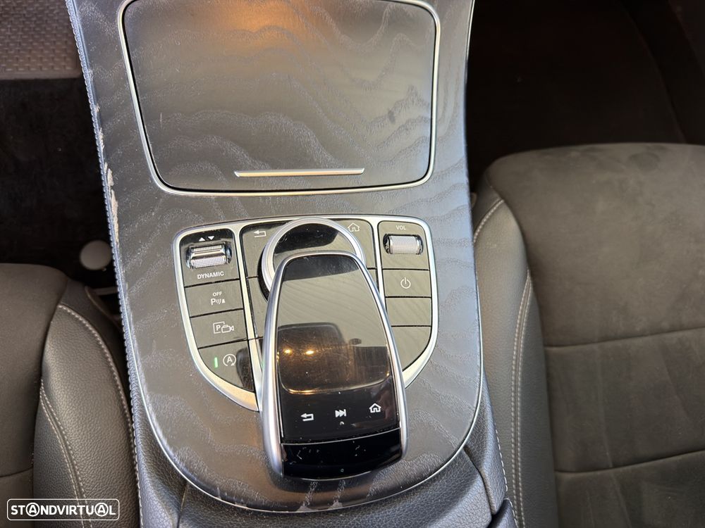Mercedes-Benz E 220 d AMG Line - 35