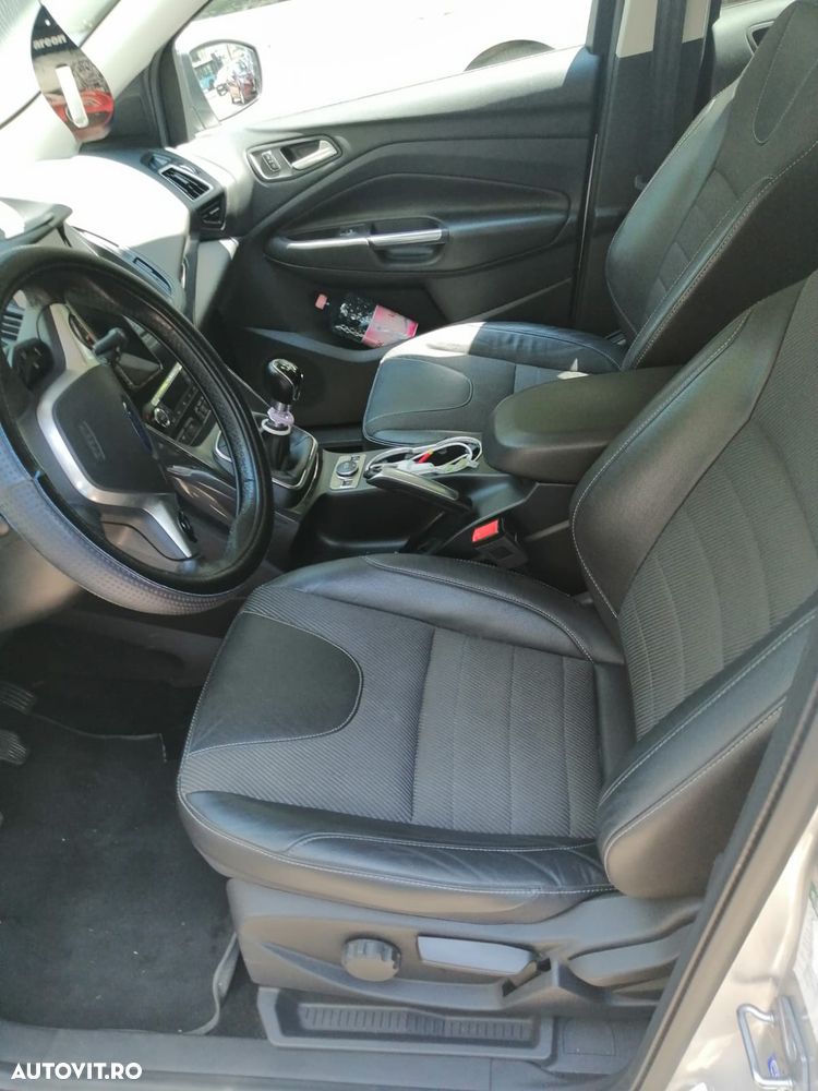 Ford Kuga 2.0 TDCi 4x4 Titanium - 16