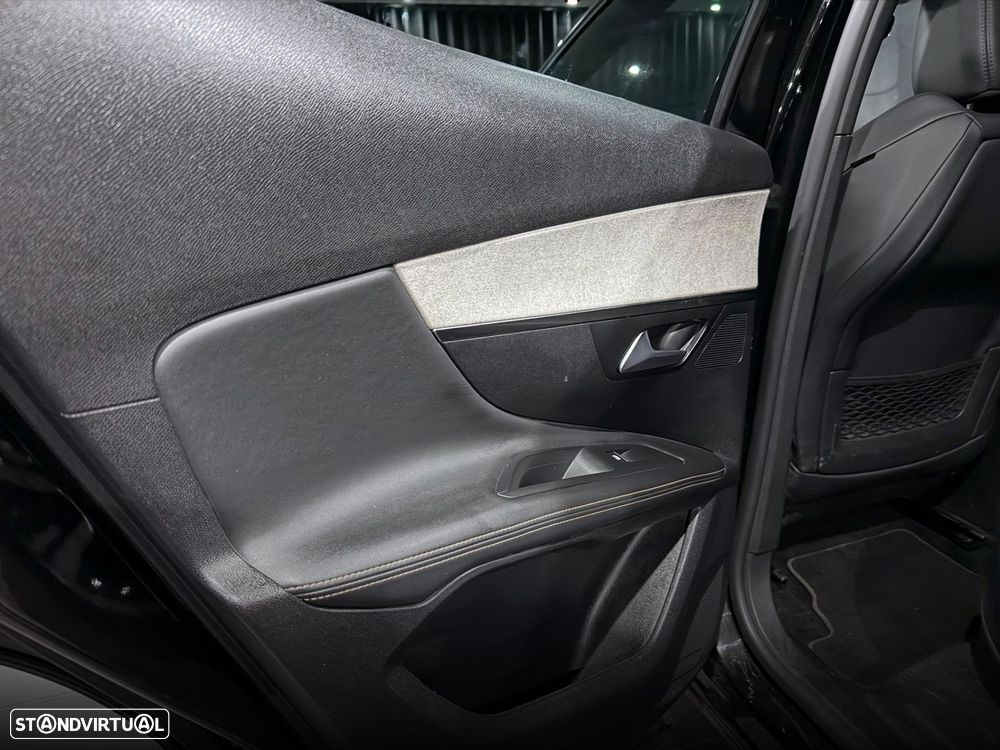 Peugeot 3008 1.6 Hybrid GT e-EAT8 - 33