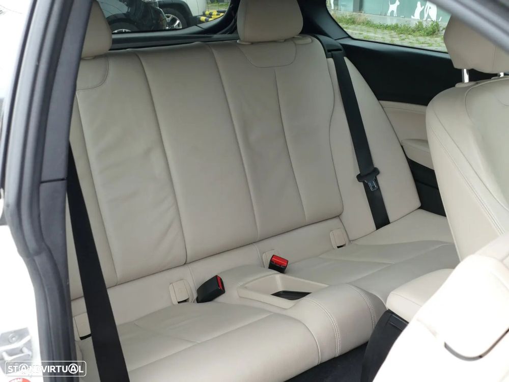 BMW 116 d Pack M - 29