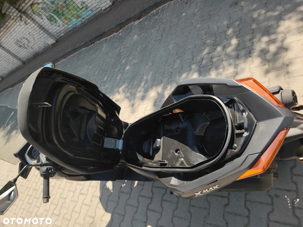 Yamaha X-max - 17