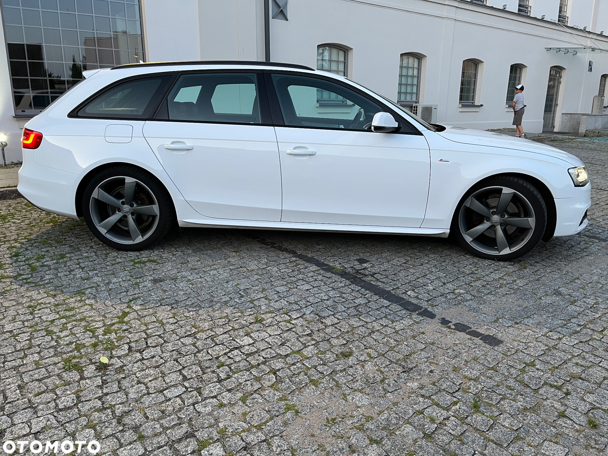Audi A4 Avant 2.0 TDI DPF clean diesel S line Sportpaket - 4