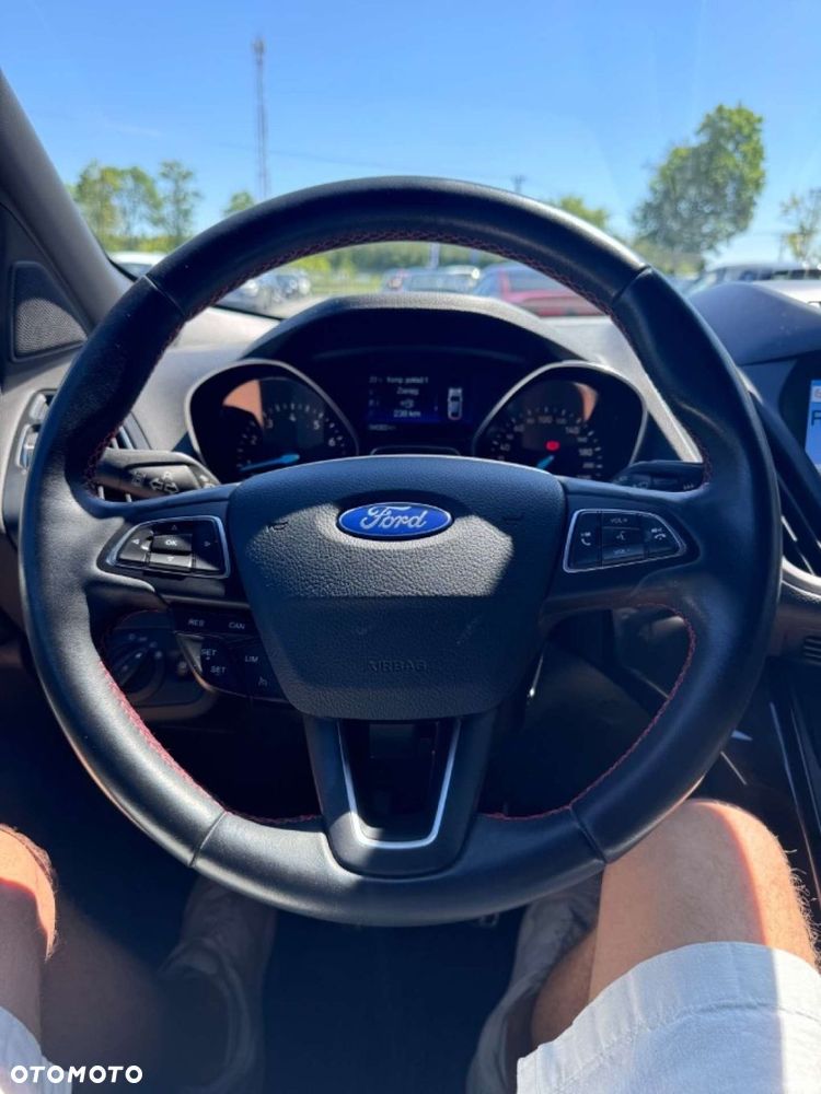 Ford Kuga - 17