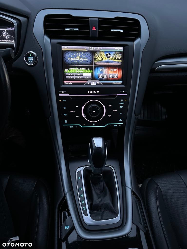 Ford Fusion 2.0 EcoBoost Titanium - 16