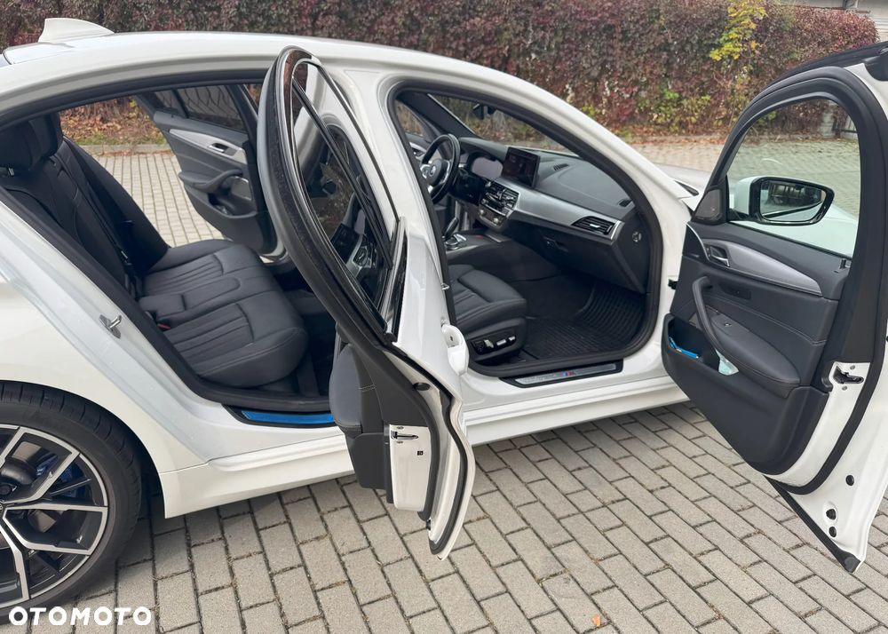 BMW Seria 5 530i xDrive - 16